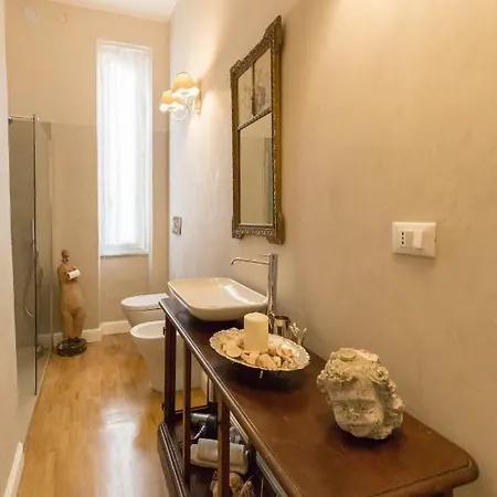 アパート Royal ラ・スペツィア